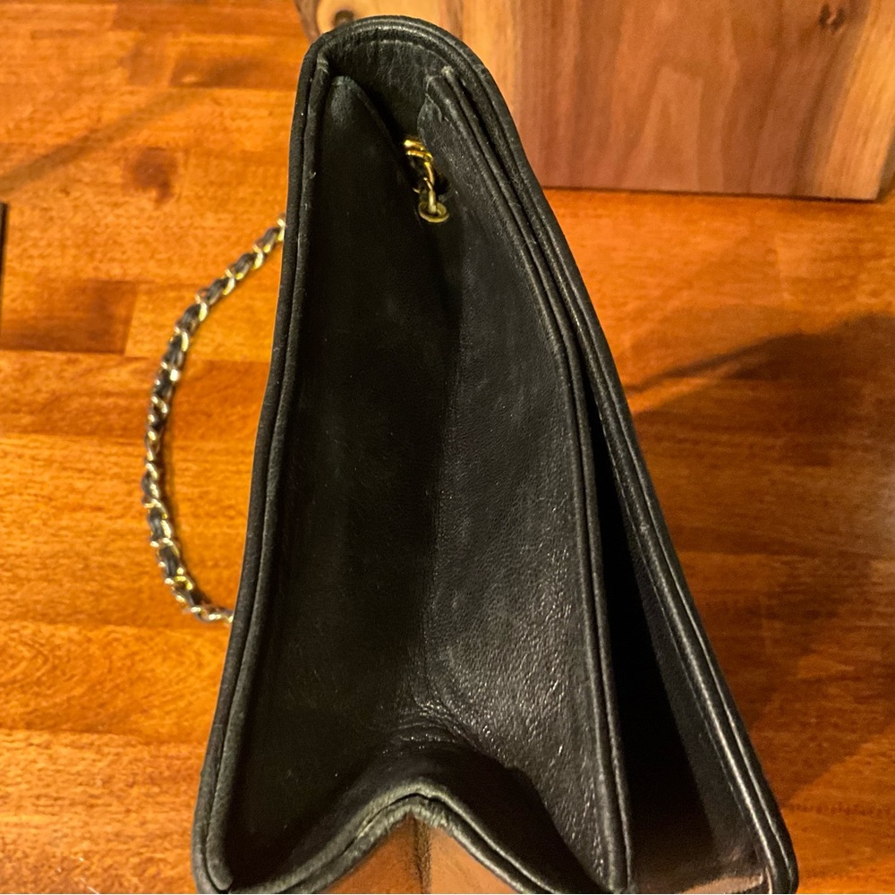 Chanel Black Quilted Leather Chain Bag - Picture 4 of 16